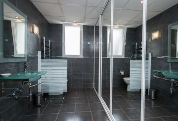 https://cdn.resales-online.com/public/c88dbhn0s9/properties/16c52a22fb8b11ebaa340217bc231ef4/w1200/4-c23c0f86247804fa50226aecd8b0b2c8.jpg?v=1628792196