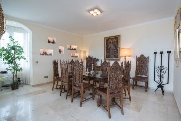 https://cdn.resales-online.com/public/c88dbhn0s9/properties/16c52a22fb8b11ebaa340217bc231ef4/w1200/8-e64a9055bba3e77ac8aca3b893cdf826.jpg?v=1628792196