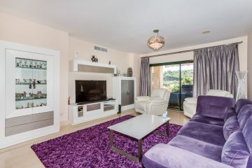 https://cdn.resales-online.com/public/iehb4l0uli/properties/812d9a6c5e8111eba13006b3c6b82ba8/w1200/2-5bd7b9d04b45e33852eaf0ec6670150d.jpg?v=1612781603
