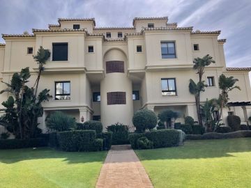 https://cdn.resales-online.com/public/iehb4l0uli/properties/812d9a6c5e8111eba13006b3c6b82ba8/w1200/11-20939a0134ad724a8cb2a801094d15a4.jpg?v=1612781603