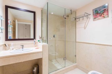 https://cdn.resales-online.com/public/iehb4l0uli/properties/812d9a6c5e8111eba13006b3c6b82ba8/w1200/10-bb915d1cb19341576dcdc994b81ab9c5.jpg?v=1612781603