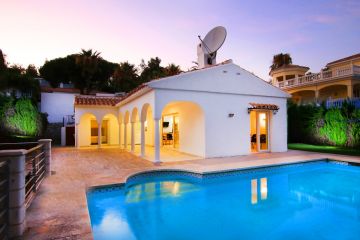 https://cdn.resales-online.com/public/44uk40isfr/properties/88c4dd94072111eba13006b3c6b82ba8/w1200/1-7980e48d732b6fc85c14b43b94d2aa54.jpg?v=1629305133