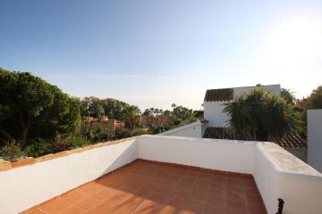 https://cdn.resales-online.com/public/44uk40isfr/properties/88c4dd94072111eba13006b3c6b82ba8/w1200/15-11d12f2f454f2f5e9b981fdd8b901d51.jpg?v=1629305133