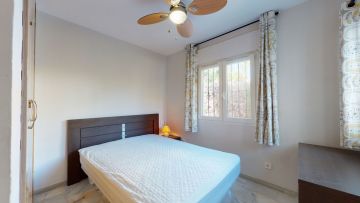 https://cdn.resales-online.com/public/44uk40isfr/properties/88c4dd94072111eba13006b3c6b82ba8/w1200/21-2c707e7c511429b4f8ec4ee5f221ddb6.jpg?v=1629305133