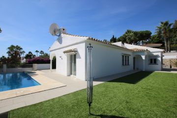 https://cdn.resales-online.com/public/44uk40isfr/properties/88c4dd94072111eba13006b3c6b82ba8/w1200/6-241328e1bcc9c0d8ce1222beb6c967a8.jpg?v=1629305133