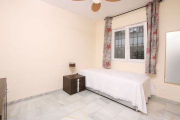 https://cdn.resales-online.com/public/44uk40isfr/properties/88c4dd94072111eba13006b3c6b82ba8/w1200/8-e64a9055bba3e77ac8aca3b893cdf826.jpg?v=1629305133