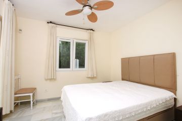 https://cdn.resales-online.com/public/44uk40isfr/properties/88c4dd94072111eba13006b3c6b82ba8/w1200/9-467d0cee5b725f3ef65f102a0c2e69c0.jpg?v=1629305133