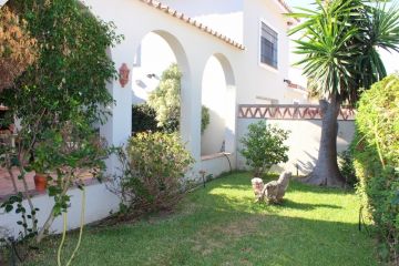 https://cdn.resales-online.com/public/mctc7u3l3g/properties/gquydtmvyexqnrv/w1200/24-613bbc26f32d7013d348ef202dd30a43.jpg?v=1610115202