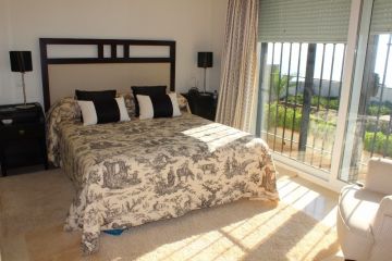 https://cdn.resales-online.com/public/mctc7u3l3g/properties/gquydtmvyexqnrv/w1200/9-467d0cee5b725f3ef65f102a0c2e69c0.jpg?v=1610115202