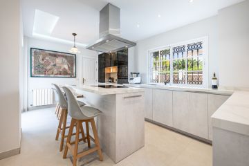 https://cdn.resales-online.com/public/0741nl4ih1/properties/2617daaa000511ecaa340217bc231ef4/w1200/14-d70dc3102c00d7be0e872dfe1c1f86d7.jpg?v=1629283021