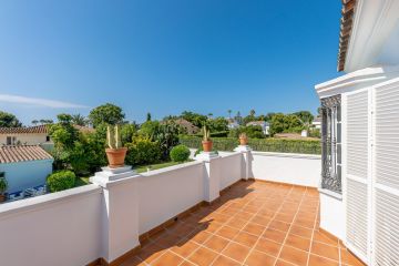https://cdn.resales-online.com/public/0741nl4ih1/properties/2617daaa000511ecaa340217bc231ef4/w1200/21-2c707e7c511429b4f8ec4ee5f221ddb6.jpg?v=1629283021