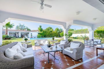 https://cdn.resales-online.com/public/0741nl4ih1/properties/2617daaa000511ecaa340217bc231ef4/w1200/10-bb915d1cb19341576dcdc994b81ab9c5.jpg?v=1629283021