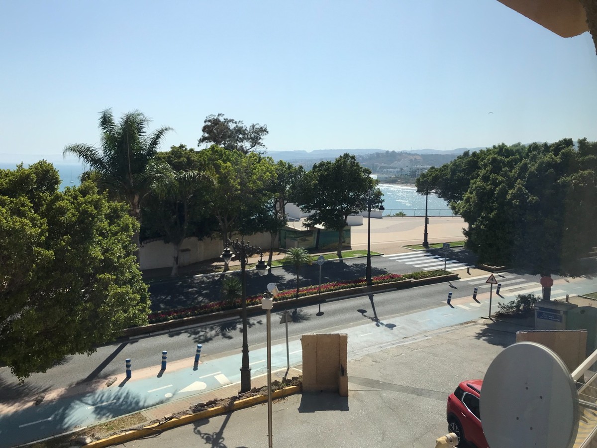https://cdn.resales-online.com/public/t2k3jmpl4k/properties/775a4fedf9d611ebaa340217bc231ef4/w1200/1-7980e48d732b6fc85c14b43b94d2aa54.jpg?v=1628602517