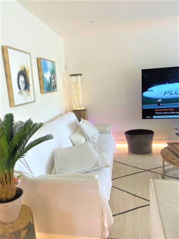 https://cdn.resales-online.com/public/9fkmme21ui/properties/49030263026011ecaa340217bc231ef4/w1200/12-53013098fcab6c38b1379cd33298e050.jpg?v=1629542799