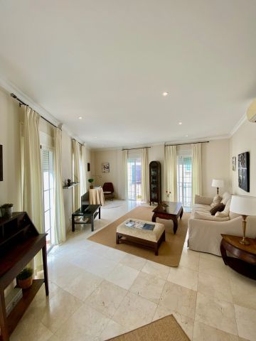 https://cdn.resales-online.com/public/au6iw07ykq/properties/7f36e25d04e411ecaa340217bc231ef4/w1200/1-7980e48d732b6fc85c14b43b94d2aa54.jpg?v=1629898679