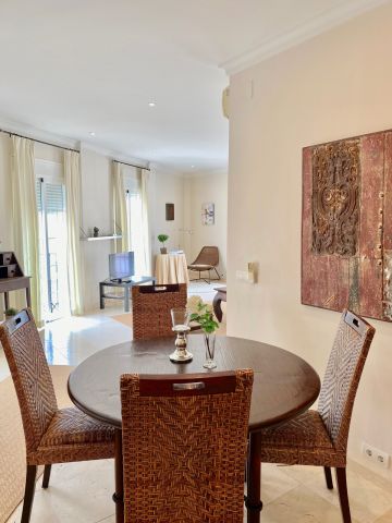 https://cdn.resales-online.com/public/au6iw07ykq/properties/7f36e25d04e411ecaa340217bc231ef4/w1200/7-aa4cc561180b369757c0bb4af9886cd3.jpg?v=1629898679