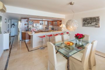 https://cdn.resales-online.com/public/92cqrna9i0/properties/daslalhpkdabztq/w1200/20-d1f7658cbe4ba6cd8666fec30fba80ad.jpg?v=1613478441