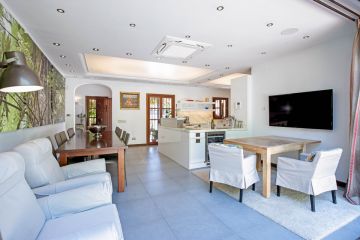 https://cdn.resales-online.com/public/760yuzkts4/properties/14c03478130a11ecaa340217bc231ef4/w1200/18-cc72f169493c096e712837ff5d8b6e41.jpg?v=1669116697