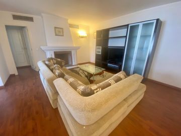 https://cdn.resales-online.com/public/92cqrna9i0/properties/d79101361c6211eca97d0217bc231ef4/w1200/2-5bd7b9d04b45e33852eaf0ec6670150d.jpg?v=1632401905