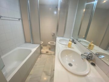 https://cdn.resales-online.com/public/92cqrna9i0/properties/d79101361c6211eca97d0217bc231ef4/w1200/5-3595ad71cbd87be6c3643a4285ef4791.jpg?v=1632401905