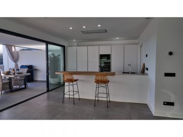 https://cdn.resales-online.com/public/sjfjhu3jtj/properties/1177e8eb1edb11eca97d0217bc231ef4/w1200/4-c23c0f86247804fa50226aecd8b0b2c8.jpg?v=1632672482
