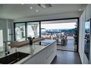 https://cdn.resales-online.com/public/sjfjhu3jtj/properties/1177e8eb1edb11eca97d0217bc231ef4/w1200/8-e64a9055bba3e77ac8aca3b893cdf826.jpg?v=1632672482