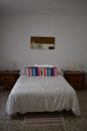 https://cdn.resales-online.com/public/8japs2pkup/properties/c27c624d204d11eca97d0217bc231ef4/w1200/3-e898b2bb2a2fdfd06d2c39894dce8316.jpg?v=1632832886