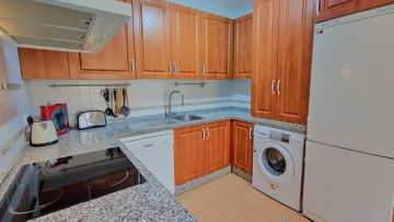 https://cdn.resales-online.com/public/3evhskmhln/properties/07ad1bbc1f8911eca97d0217bc231ef4/w1200/13-5fd73dea700db77384c091ca9818b1a9.jpg?v=1632910434