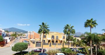 https://cdn.resales-online.com/public/3evhskmhln/properties/07ad1bbc1f8911eca97d0217bc231ef4/w1200/4-c23c0f86247804fa50226aecd8b0b2c8.jpg?v=1632910434
