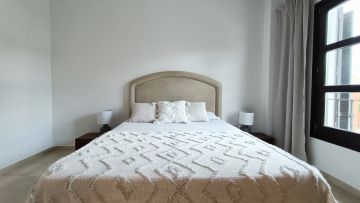 https://cdn.resales-online.com/public/3evhskmhln/properties/07ad1bbc1f8911eca97d0217bc231ef4/w1200/38-9b9a71c4c46e127e5c6f91a74b158396.jpg?v=1632910434