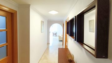 https://cdn.resales-online.com/public/3evhskmhln/properties/07ad1bbc1f8911eca97d0217bc231ef4/w1200/7-aa4cc561180b369757c0bb4af9886cd3.jpg?v=1632910434