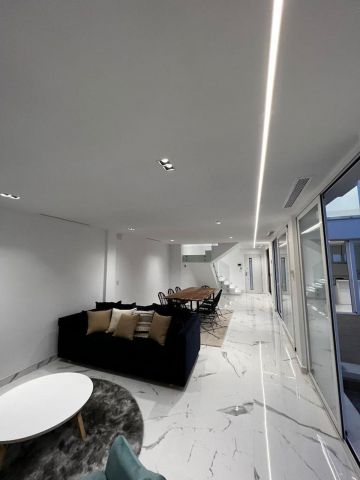 https://cdn.resales-online.com/public/607egr68dk/properties/3a69801c07eb11ecaa340217bc231ef4/w1200/13-5fd73dea700db77384c091ca9818b1a9.jpg?v=1655868922
