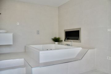 https://cdn.resales-online.com/public/607egr68dk/properties/3a69801c07eb11ecaa340217bc231ef4/w1200/70-95178d6acc704fd756fad5104529e6bf.jpg?v=1661422998