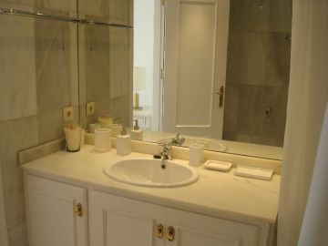 https://cdn.resales-online.com/public/t2k3jmpl4k/properties/nwcbbizepfekzgp/w1200/24-613bbc26f32d7013d348ef202dd30a43.jpg?v=1608550851