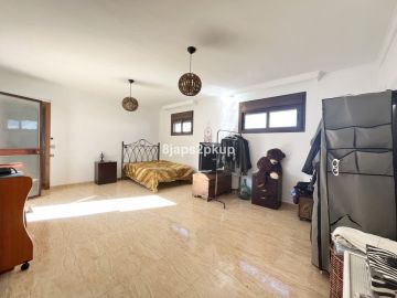 https://cdn.resales-online.com/public/8japs2pkup/properties/4b871b5822b311eca97d0217bc231ef4/w1200/14-d70dc3102c00d7be0e872dfe1c1f86d7.jpg?v=1634317218