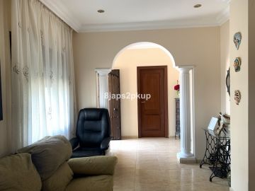 https://cdn.resales-online.com/public/8japs2pkup/properties/4b871b5822b311eca97d0217bc231ef4/w1200/3-e898b2bb2a2fdfd06d2c39894dce8316.jpg?v=1633095936