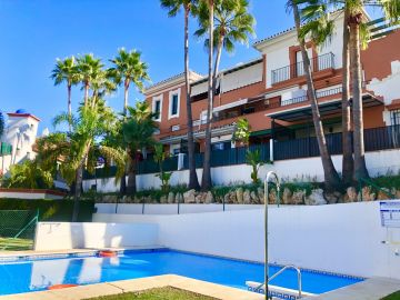 https://cdn.resales-online.com/public/a5ssrfvfdl/properties/294a7f3b318d11eca97d0217bc231ef4/w1200/1-7980e48d732b6fc85c14b43b94d2aa54.jpg?v=1634728640