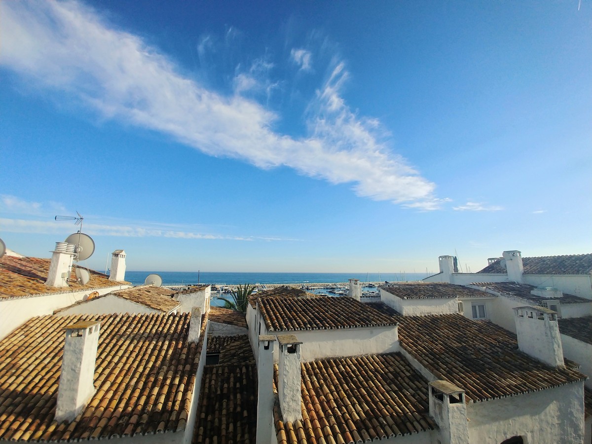 https://cdn.resales-online.com/public/imjrt5ijqx/properties/f830415f26ac11eca97d0217bc231ef4/w1200/7-aa4cc561180b369757c0bb4af9886cd3.jpg?v=1635165708