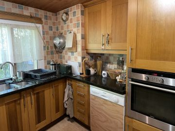 https://cdn.resales-online.com/public/z520bl129f/properties/c84453ee376b11eca97d0217bc231ef4/w1200/2-5bd7b9d04b45e33852eaf0ec6670150d.jpg?v=1635374398
