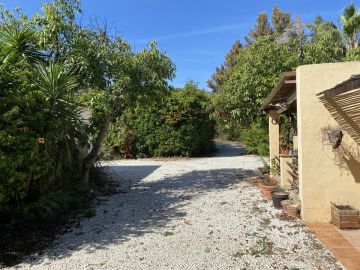 https://cdn.resales-online.com/public/z520bl129f/properties/c84453ee376b11eca97d0217bc231ef4/w1200/21-2c707e7c511429b4f8ec4ee5f221ddb6.jpg?v=1636621846