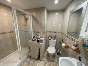 https://cdn.resales-online.com/public/z520bl129f/properties/c84453ee376b11eca97d0217bc231ef4/w1200/7-aa4cc561180b369757c0bb4af9886cd3.jpg?v=1635374398