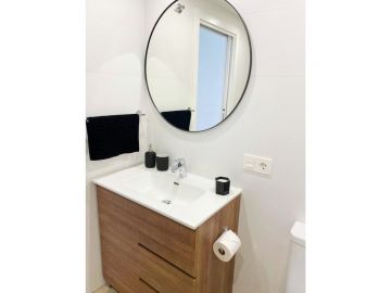https://cdn.resales-online.com/public/sjfjhu3jtj/properties/652b269142ea11eca97d0217bc231ef4/w1200/9-467d0cee5b725f3ef65f102a0c2e69c0.jpg?v=1636638407