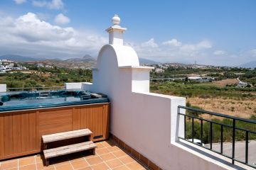 https://cdn.resales-online.com/public/6ocoehzhpl/properties/ba9bdea445fb11eca97d0217bc231ef4/w1200/15-11d12f2f454f2f5e9b981fdd8b901d51.jpg?v=1636977211