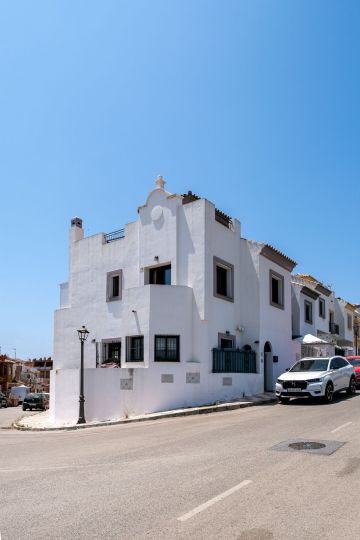 https://cdn.resales-online.com/public/6ocoehzhpl/properties/ba9bdea445fb11eca97d0217bc231ef4/w1200/20-d1f7658cbe4ba6cd8666fec30fba80ad.jpg?v=1636977211