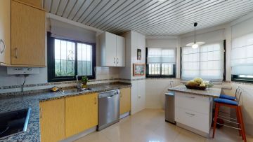 https://cdn.resales-online.com/public/6ocoehzhpl/properties/ba9bdea445fb11eca97d0217bc231ef4/w1200/4-c23c0f86247804fa50226aecd8b0b2c8.jpg?v=1636977211