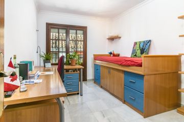 https://cdn.resales-online.com/public/1bqt55a2f5/properties/79579a904eab11eca97d0217bc231ef4/w1200/19-d0ed7da2012a09046d307c195d98e7d6.jpg?v=1637941680