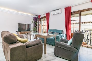 https://cdn.resales-online.com/public/1bqt55a2f5/properties/79579a904eab11eca97d0217bc231ef4/w1200/8-e64a9055bba3e77ac8aca3b893cdf826.jpg?v=1637941680