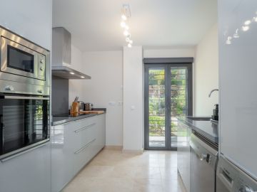 https://cdn.resales-online.com/public/k1850j3m5p/properties/9ea1d67e520511eca97d0217bc231ef4/w1200/15-11d12f2f454f2f5e9b981fdd8b901d51.jpg?v=1638454000