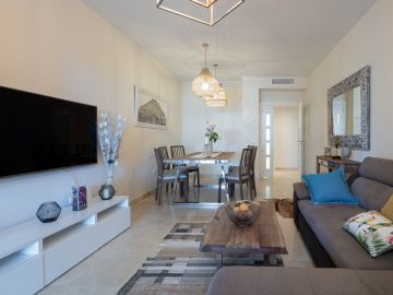 https://cdn.resales-online.com/public/k1850j3m5p/properties/9ea1d67e520511eca97d0217bc231ef4/w1200/6-241328e1bcc9c0d8ce1222beb6c967a8.jpg?v=1638454000