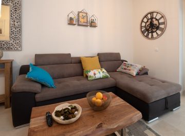 https://cdn.resales-online.com/public/k1850j3m5p/properties/9ea1d67e520511eca97d0217bc231ef4/w1200/9-467d0cee5b725f3ef65f102a0c2e69c0.jpg?v=1638454000
